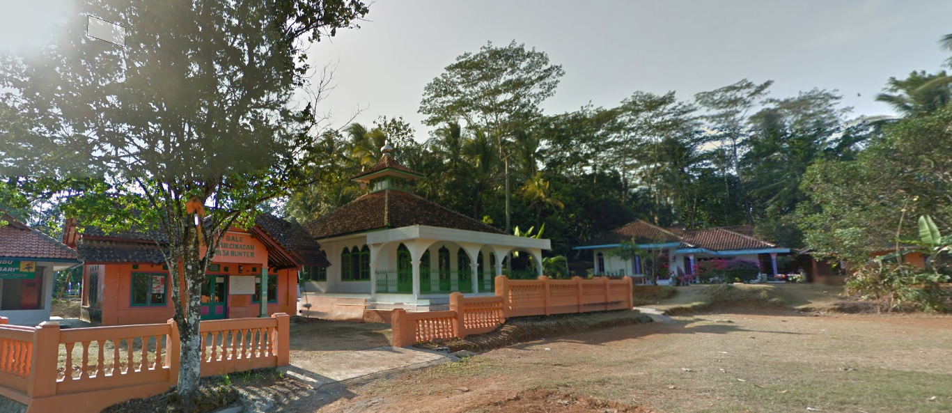 Alun Alun Cimacan desa bunter Kecamatan Sukadana